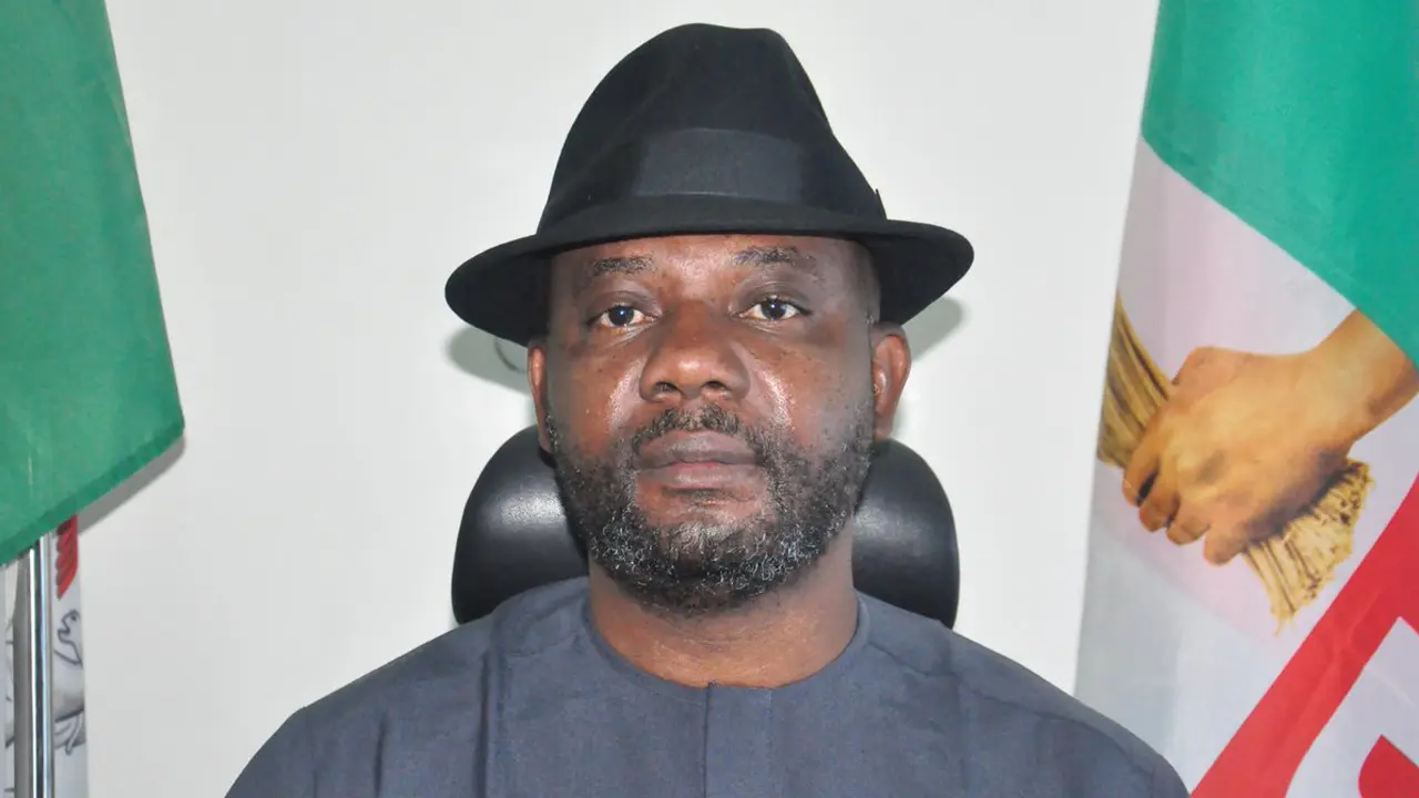 Yekini Nabena BzZ9KZ