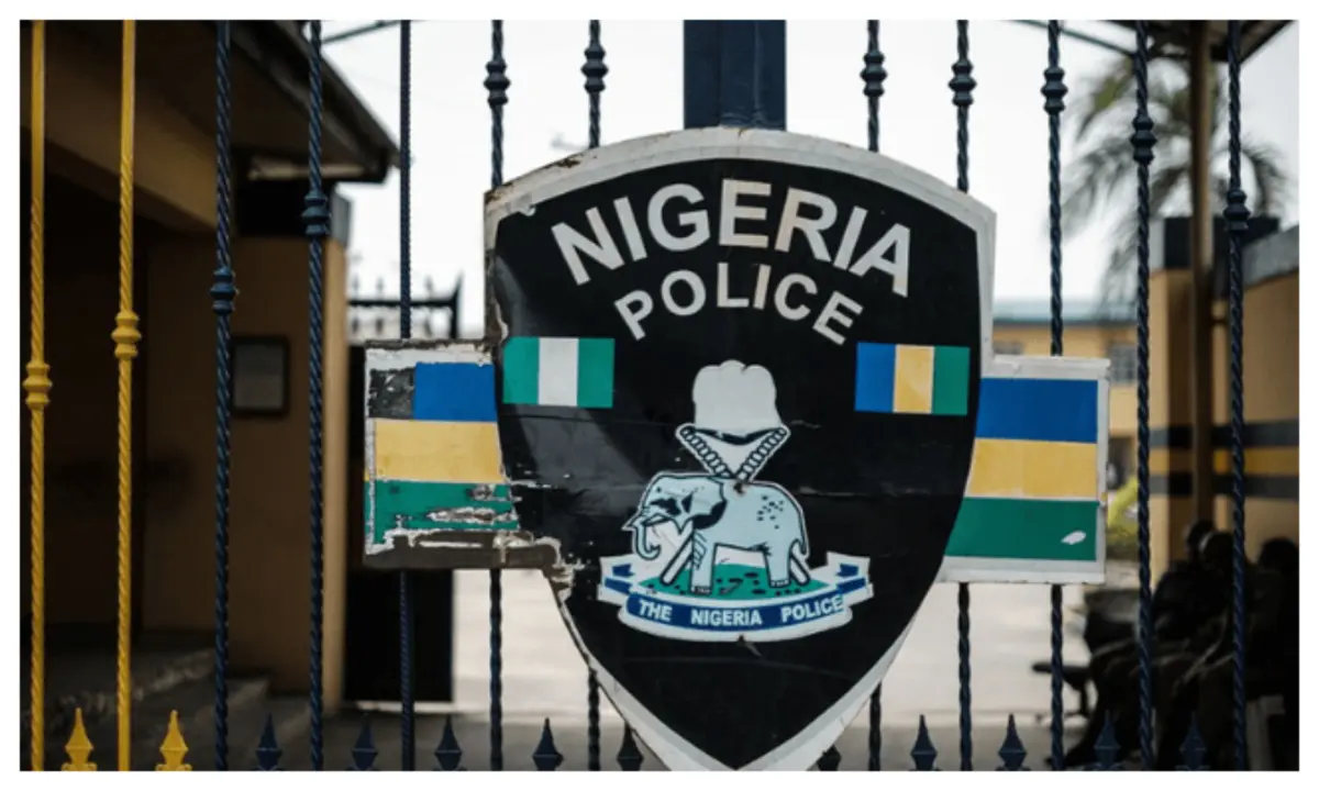 Police 1 SkAyQp