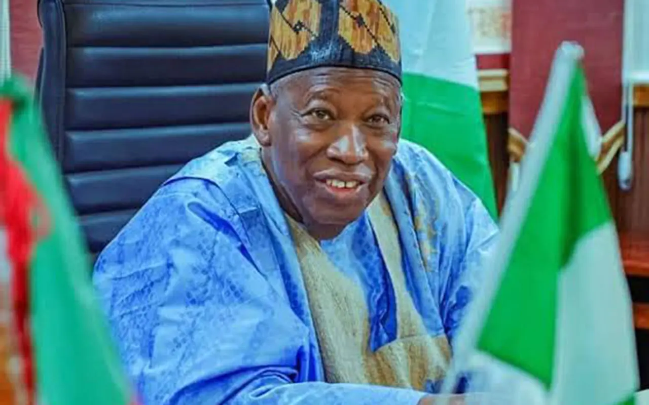 Abdullahi Ganduje BXjjZm