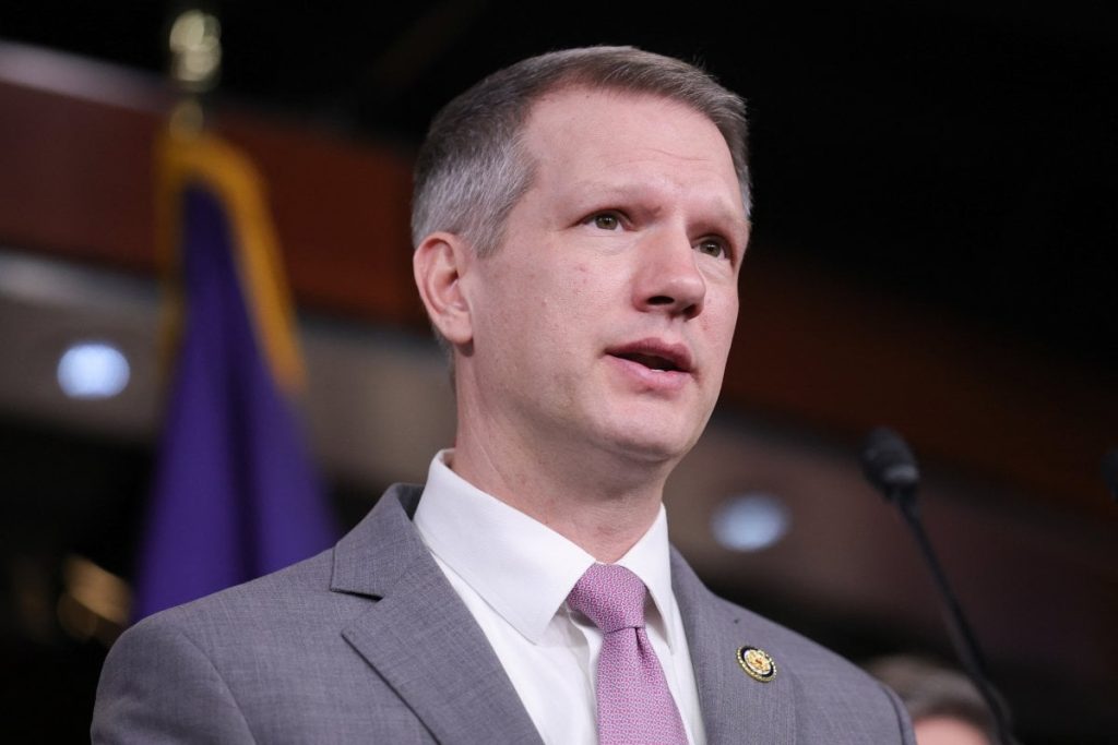 Riley Moore 1024x683 KfltES