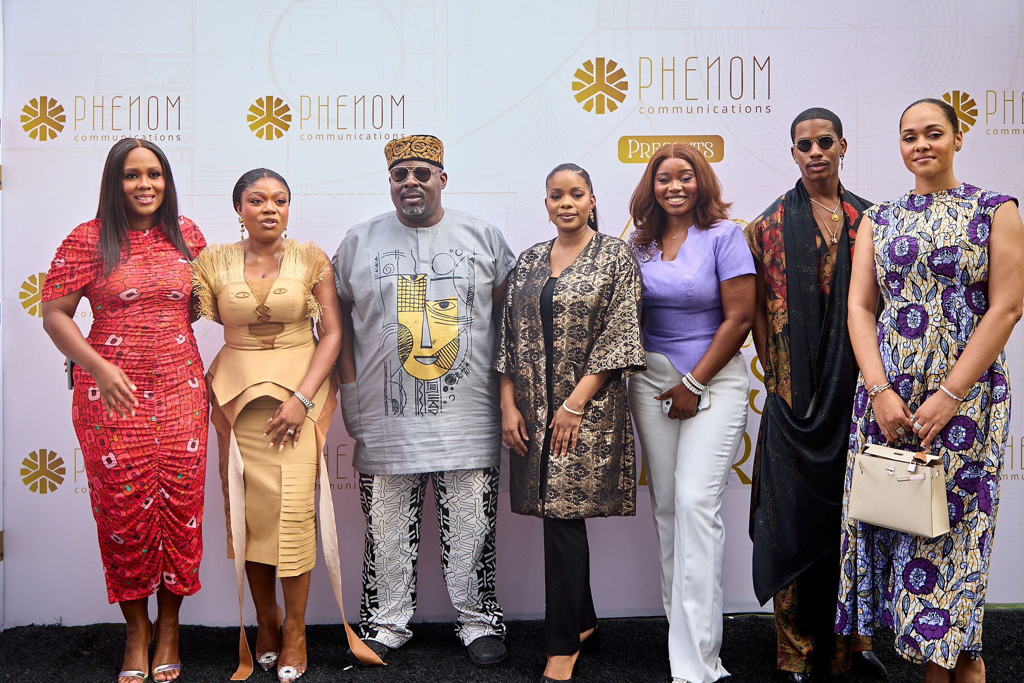 Group Photo Op CRIXJM