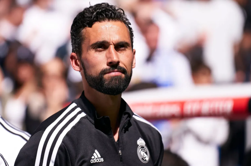 Real Madrid Coach Alvaro Arbeloa Qn0b4c
