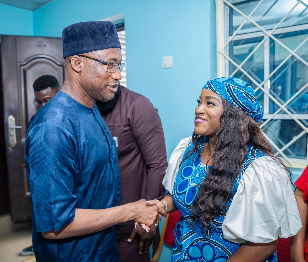 FCT Reps Aspirant Meets APC Leaders D8Q0Gj