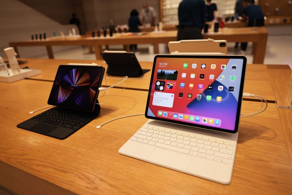001 What Is The Difference Between Ipad And Tablet 060a4ba5f2a3403694ae6b1d36d46361 Large LFjnyH