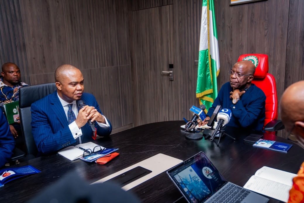 Gov Otti With Visiting Delegation From StanbicIBTC Led By The Banks Group Chief Executive Chuma Nwokocha KkR4Z4